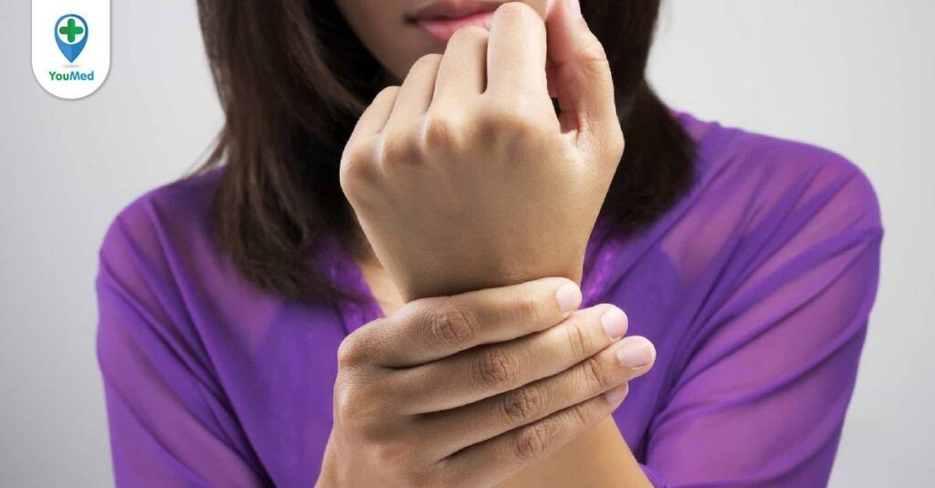 Giãn dây chằng cổ tay: nguyên nhân, triệu chứng và cách điều trị