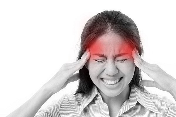 Đau đầu là một trong những triệu chứng của cao huyết áp