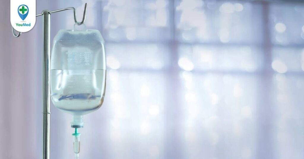 Tụt huyết áp có nên truyền nước: Lời giải đáp từ bác sĩ