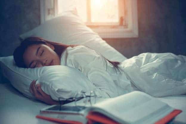 Cách ngủ ngon và sâu theo lời khuyên từ bác sĩ chuyên khoa