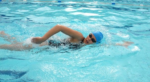 Bơi sải là một động tác có giúp tăng chiều cao hiệu quả và nhanh chóng