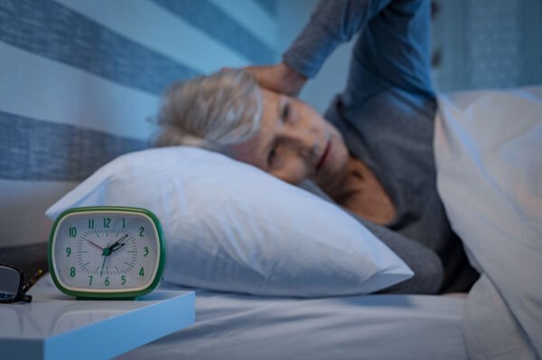 Rối loạn giấc ngủ là vấn đề thường xuyên gặp ở người lớn tuổi