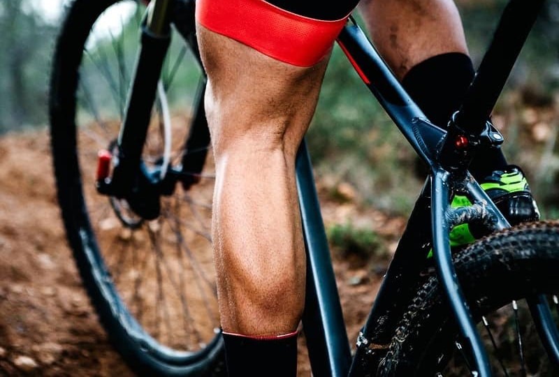 Đạp xe có làm to bắp chân không?