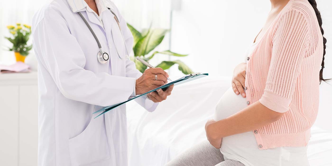 Phụ nữ có thai nên thận trọng và hỏi ý kiến bác sĩ trước khi sử dụng lá thường xuân để điều trị bệnh
