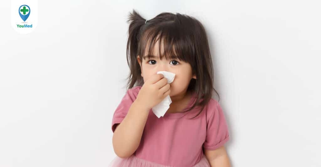 Trẻ chảy nước mũi có máu: Cha mẹ không nên chủ quan