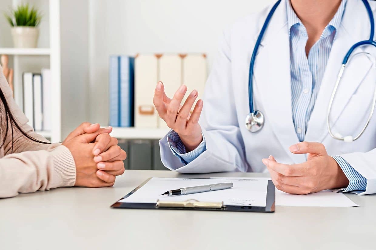 Hãy tham khảo ý kiến bác sĩ trước khi sử dụng Đông trùng hạ thảo ngâm rượu