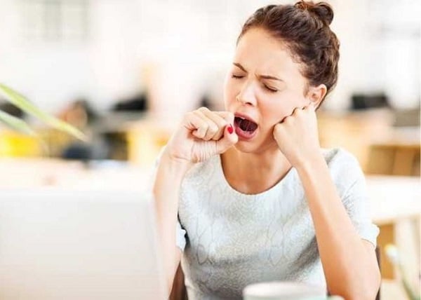 Buồn ngủ là một tác dụng phụ thường thấy của thuốc kháng Histamin H1 thế hệ một