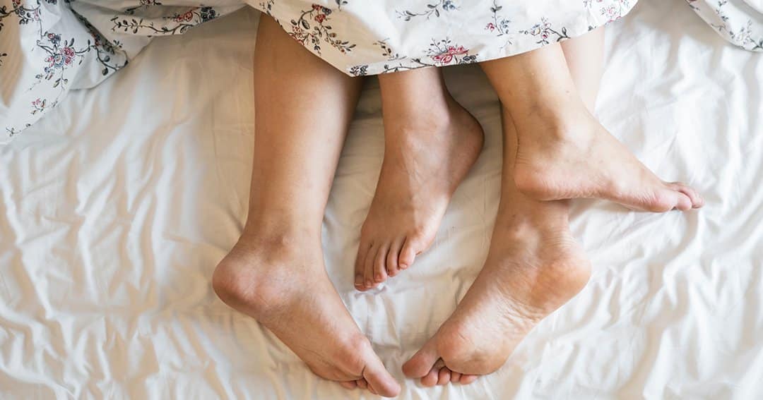 Các bệnh lây truyền qua đường tình dục có thể gây ra tình trạng đi tiểu ra hạt màu trắng