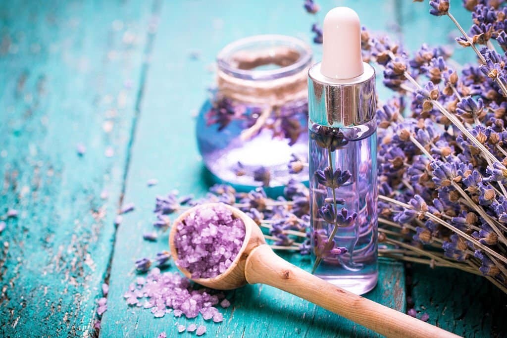 các nghiên cứu đã chỉ ra rằng tinh dầu lavender có khả năng cải thiện giấc ngủ