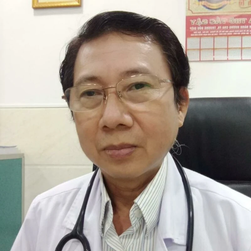 Bác sĩ Huỳnh Tấn Khoa hiện là bác sĩ chuyên môn Nội nhi với nhiều năm kinh nghiệm