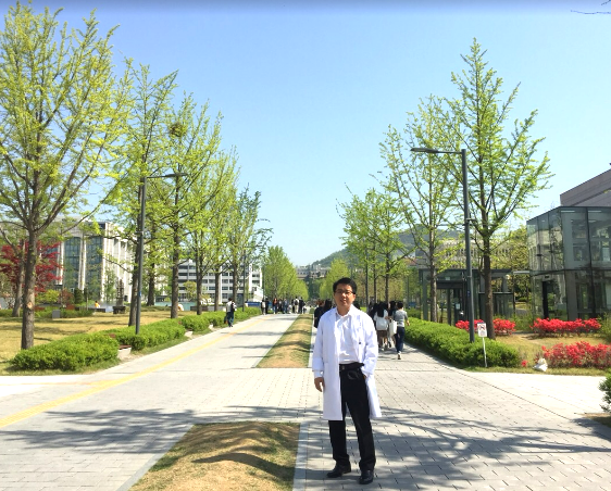Bác sĩ Trần Long Quân tốt nghiệp bác sĩ nội trú bệnh viện Chuyên ngành Nhi Khoa