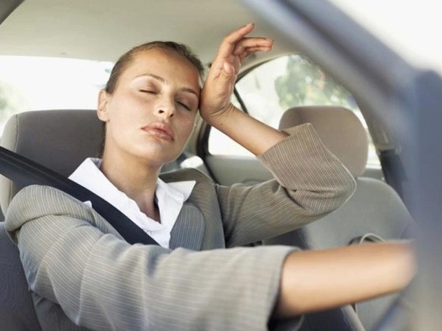 Không nên lái xe ngày sau khi uống thuốc chứa ibuprofen vì nhưng cơn đau nhức đầu nguy hiểm