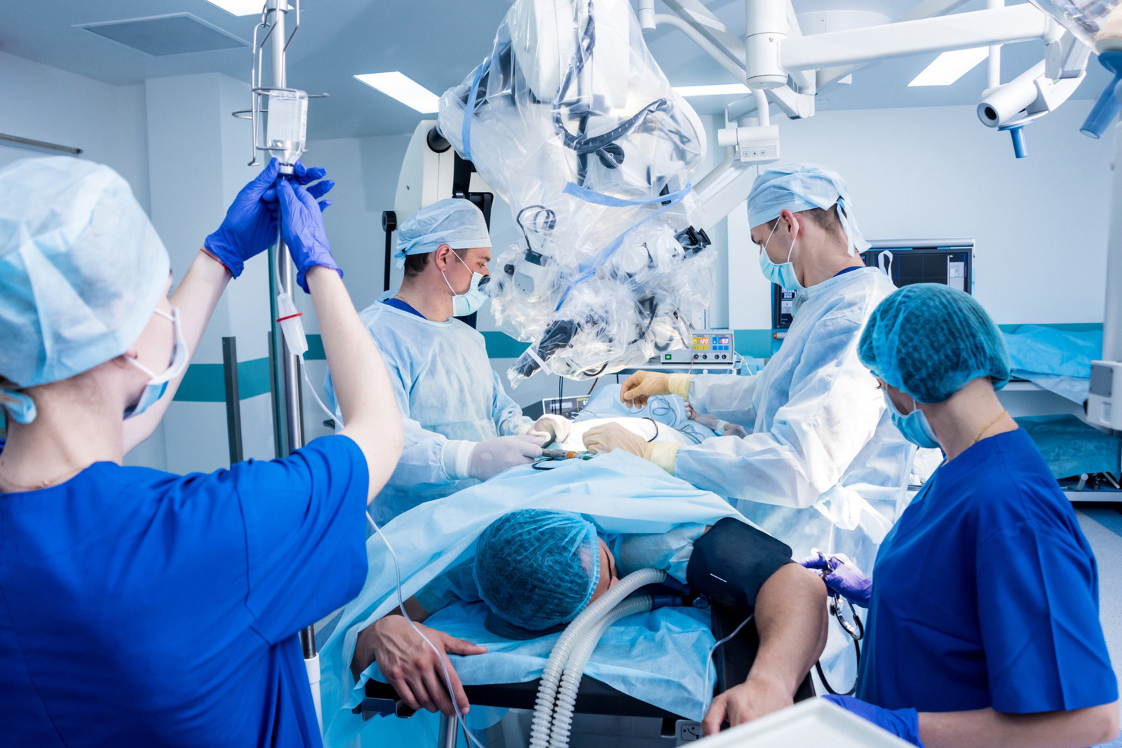 Phẫu thuật thoát vị đĩa đệm cột sống thắt lưng