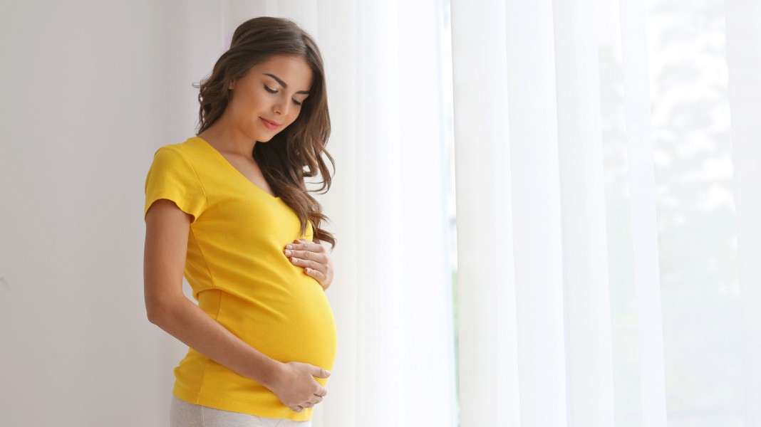 Phụ nữ trong 3 tháng đầu thai kỳ đều nên thực hiện sàng lọc bất thường nhiễm sắc thể