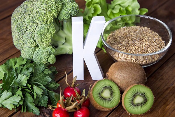 Các thực phẩm chứa nhiều Vitamin K ảnh hưởng đến kết quả xét nghiệm PT