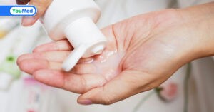 Sử dụng dung dịch vệ sinh phụ nữ trị nấm Candida: Có an toàn và chữa dứt điểm không?