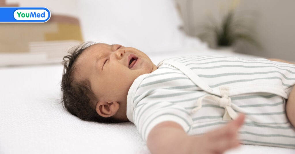 Trẻ sơ sinh bị tiêu chảy: Nguyên nhân, dấu hiệu và cách xử trí