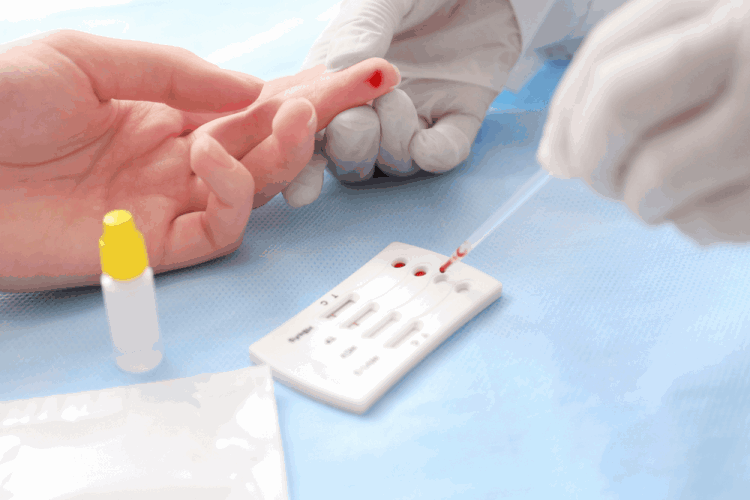 Giang mai có thể được chuẩn đoán bằng phương pháp xét nghiệm máu